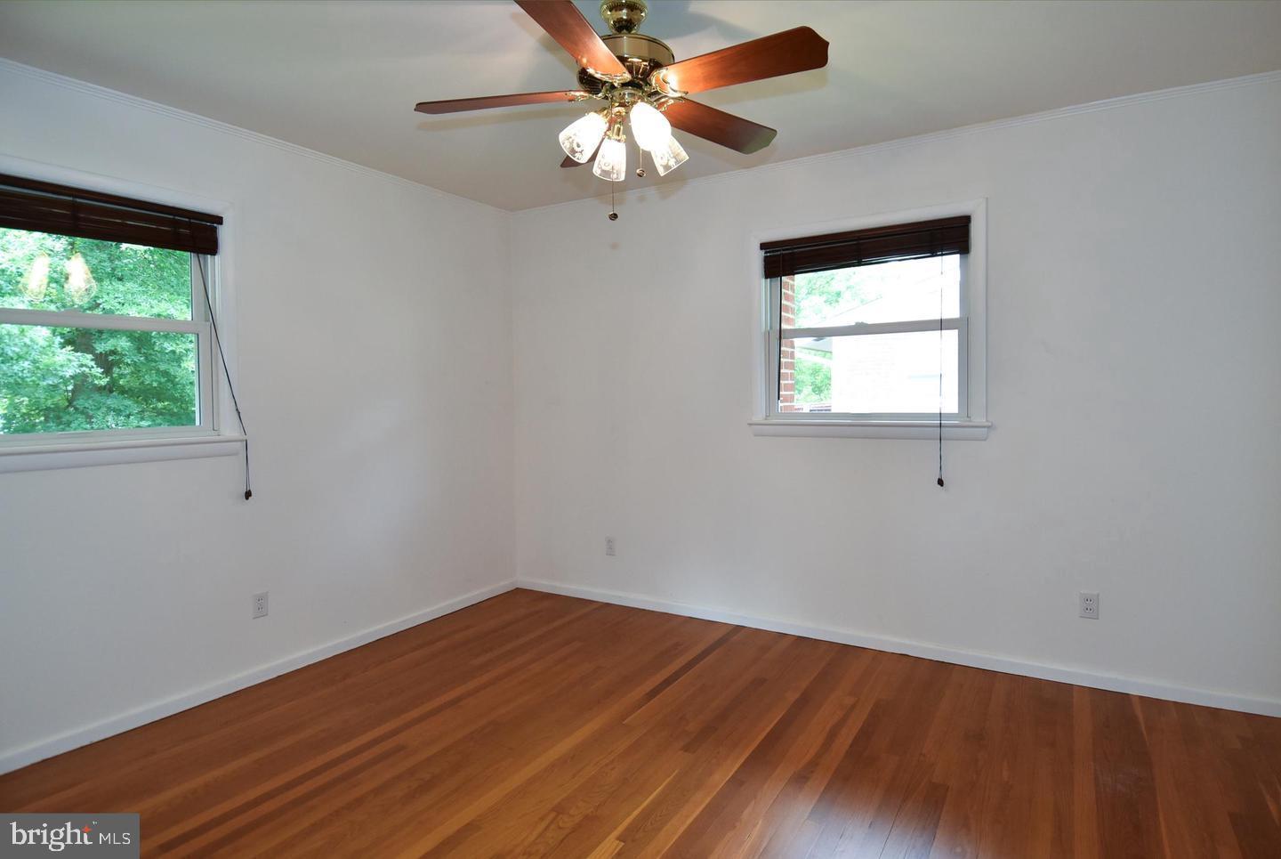 606 Kingsley Road Southwest Vienna, VA 22180 - Photo 24 of 45