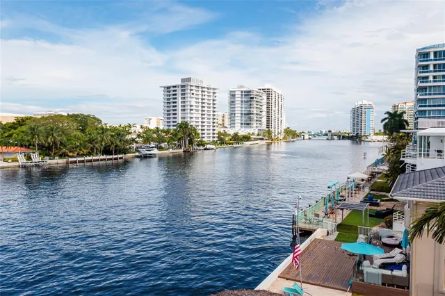 $1,395,000 | 615 Bayshore Drive, Unit 301, Fort Lauderdale, FL 33304
