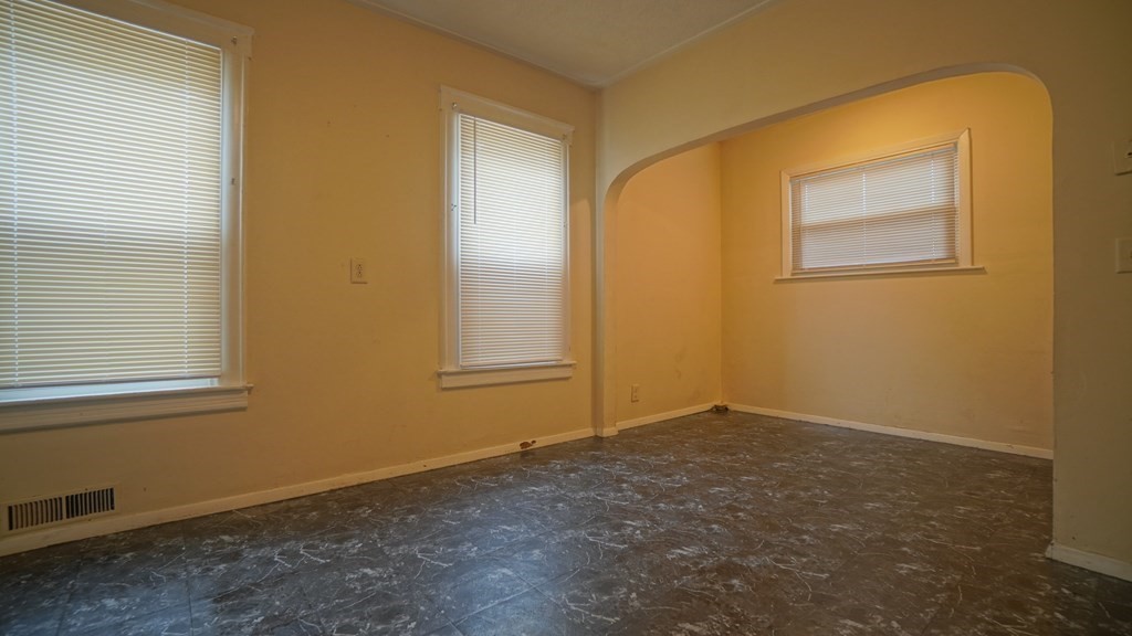25 Huntington Street Springfield, MA 01107 - Photo 7 of 16 Gallery Image 7