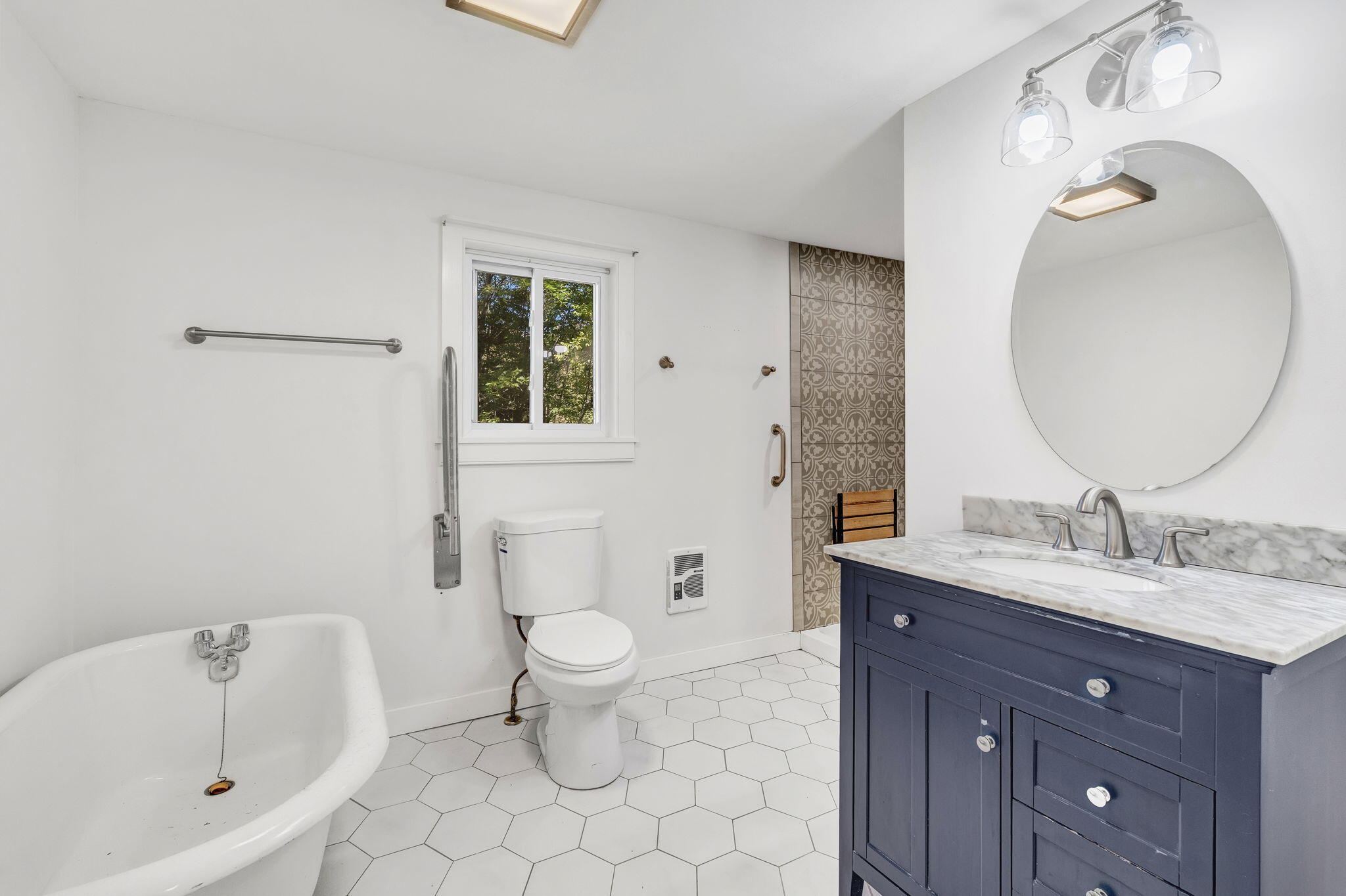 541 Camden Road Hope, ME 04847 - Photo 20 of 63 Stylish Bathroom w/ Tile Floors