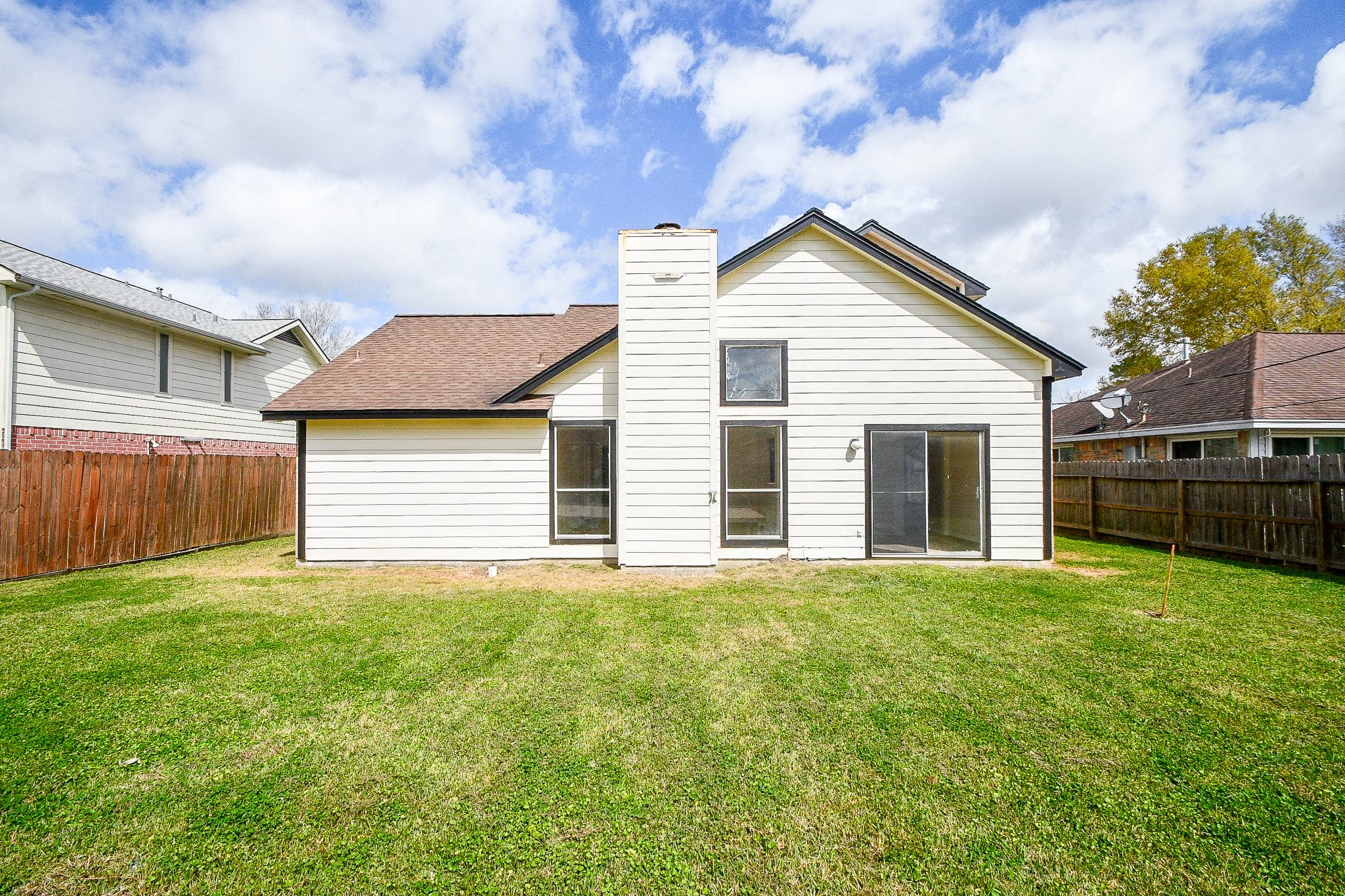 1224 Sagebrush Street Angleton, TX 77515 - Photo 9 of 20 back yard view