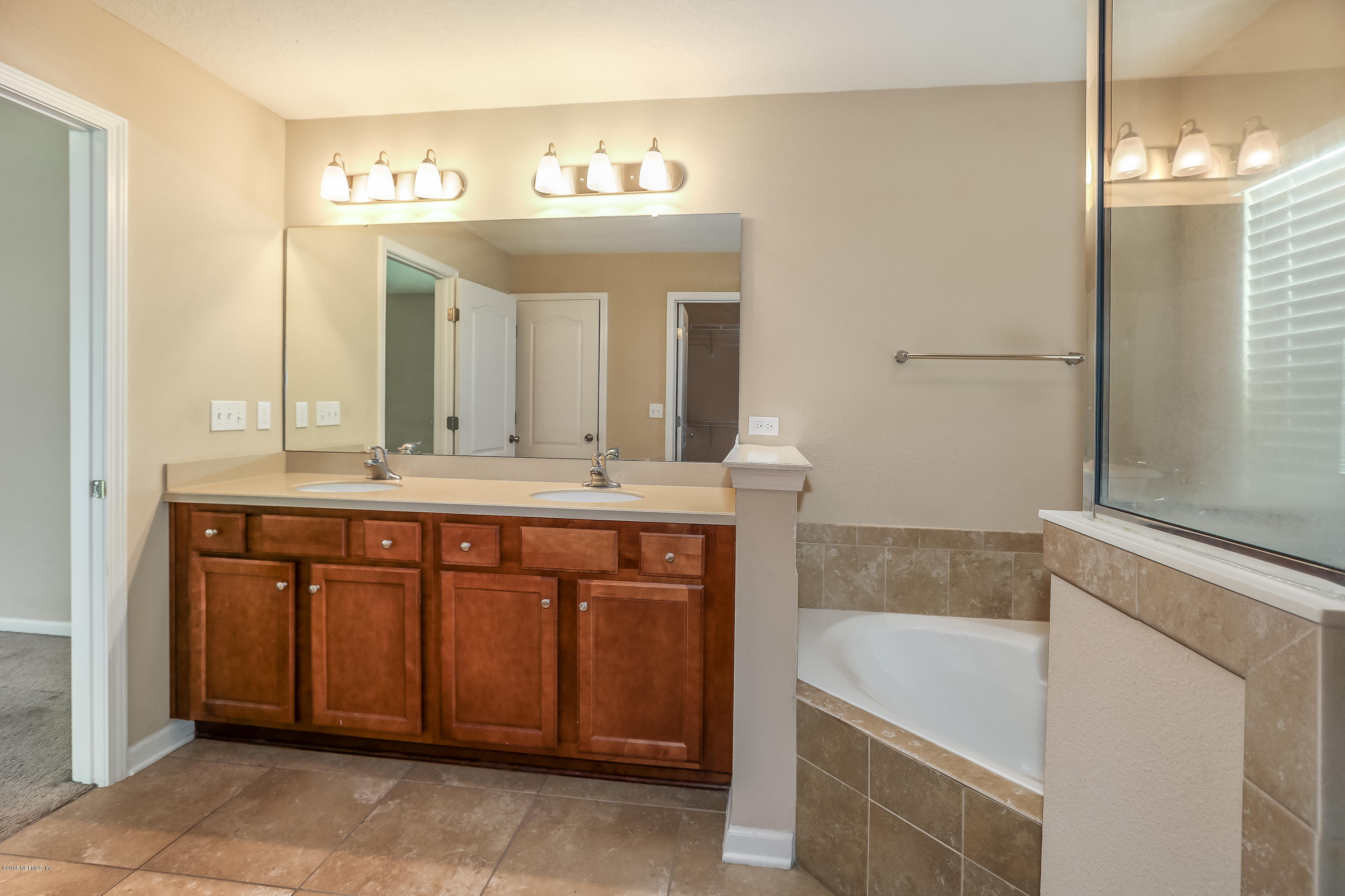 12143 Verde Gardens Road Jacksonville, FL 32218 - Photo 13 of 21 015_Master Bathroom