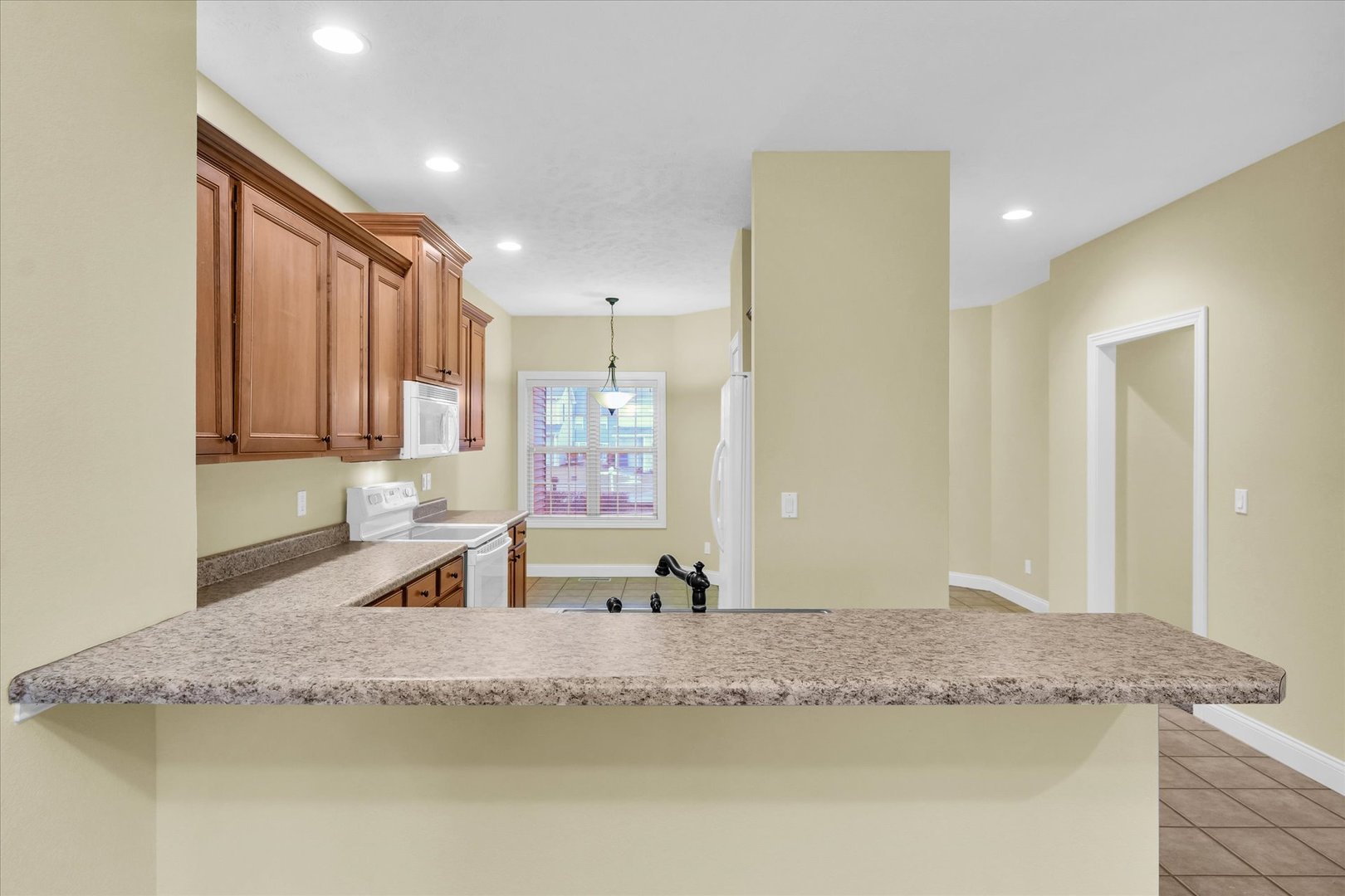 3318 Boulder Ridge Drive Champaign, IL 61822 - Photo 8 of 32 Gallery Image 8