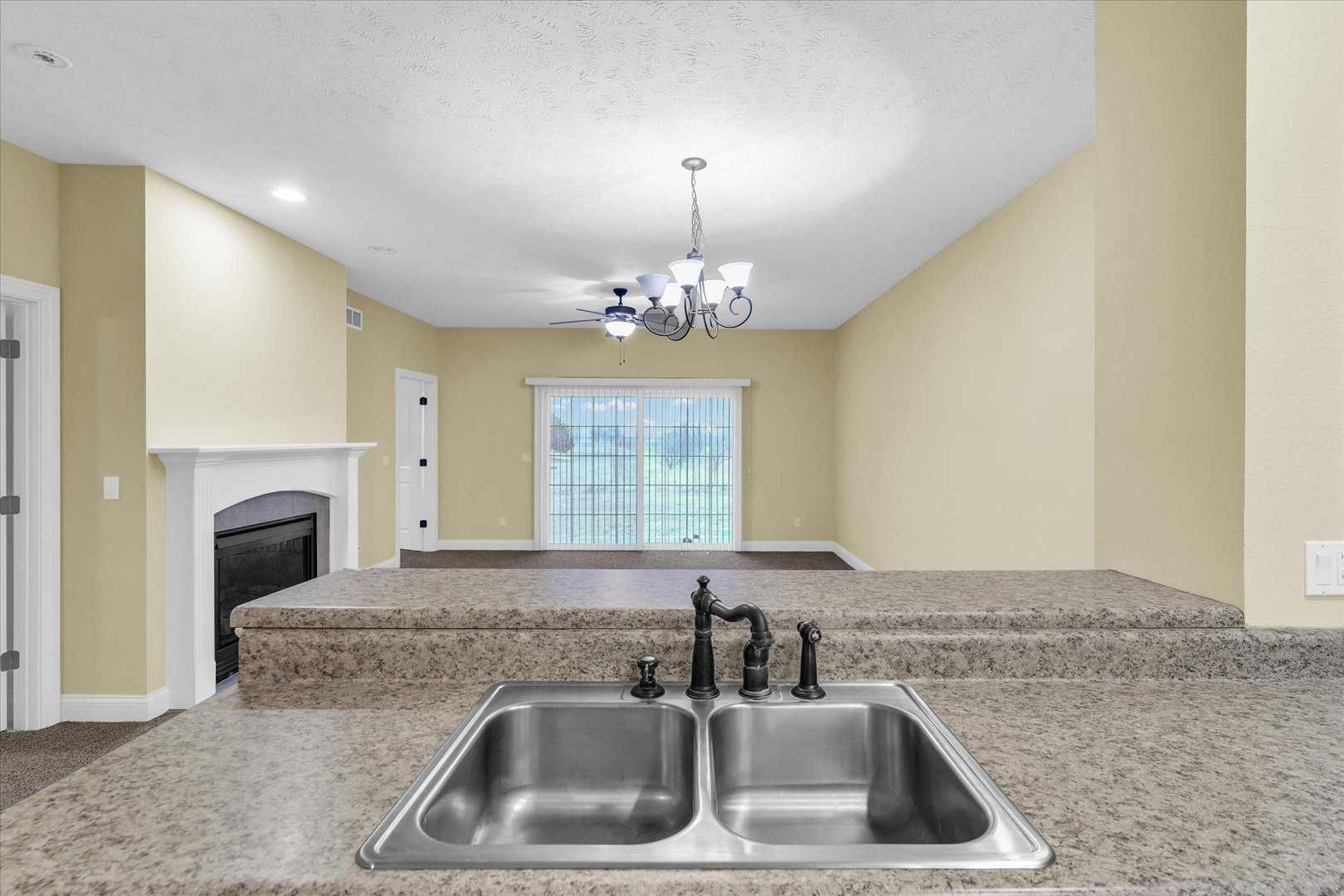 3318 Boulder Ridge Drive Champaign, IL 61822 - Photo 9 of 32 Gallery Image 9