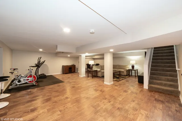 $474,500 | 285 Ridgeland Avenue, Elmhurst, IL 60126