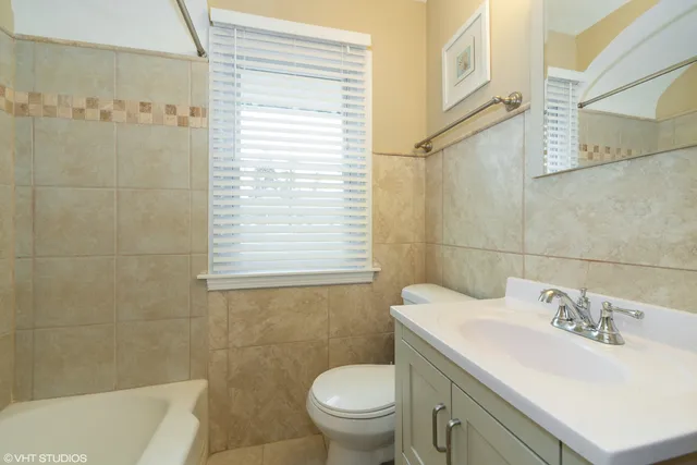 $474,500 | 285 Ridgeland Avenue, Elmhurst, IL 60126