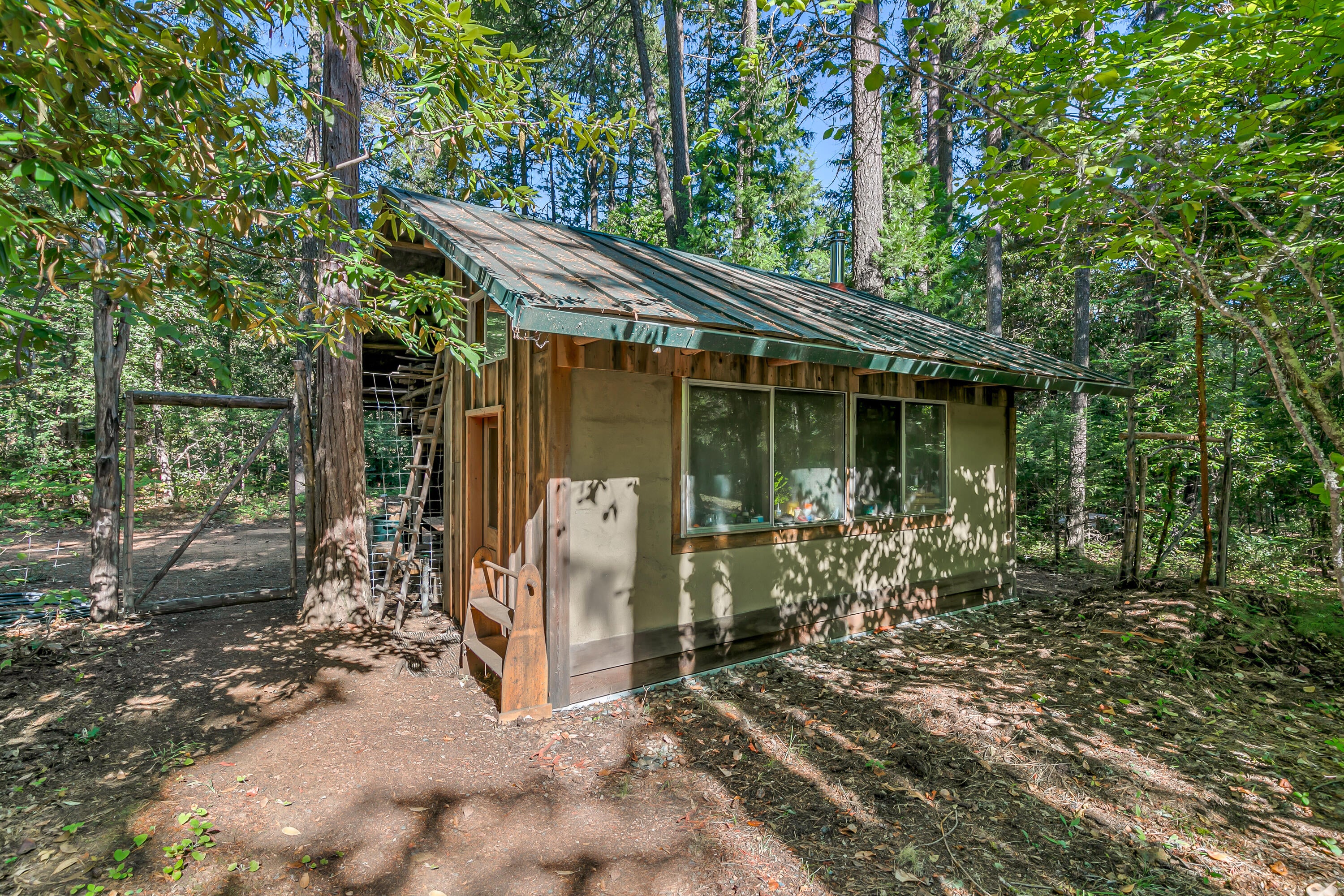 3496 East Fork Road Williams, OR 97544 - Photo 43 of 97 studio