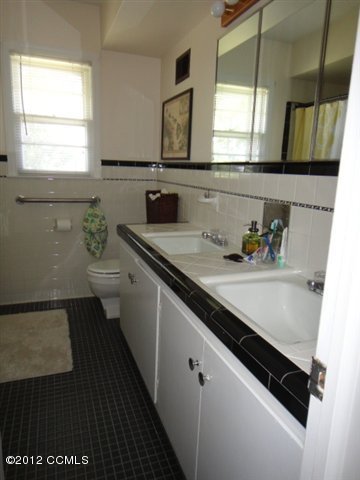 221 Great Neck Hill Road Hubert, NC 28539 - Photo 12 of 16 Bath