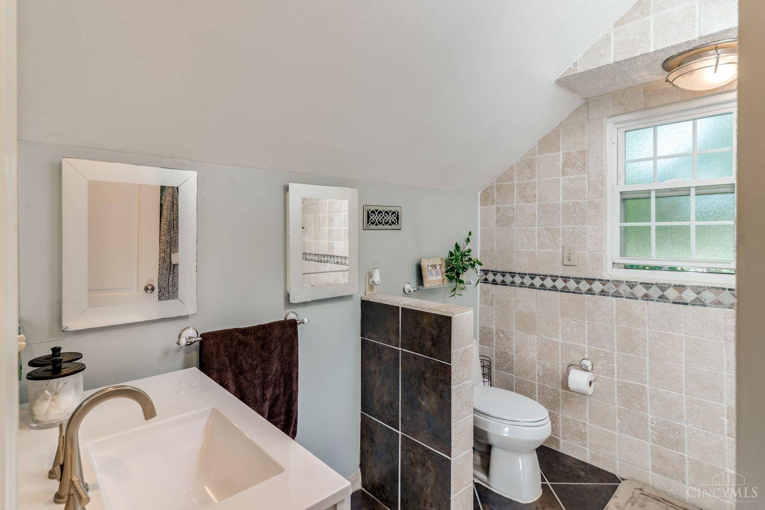 3813 Boomer Road Cincinnati, OH 45247 - Photo 36 of 69