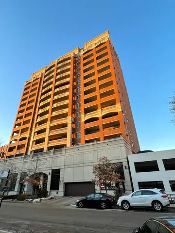 $475,000 | 828 West Grace Street, Unit 1208, Chicago, IL 60613