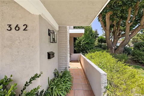 $2,625,000 | 362 Vista Madera, Newport Beach, CA 92660