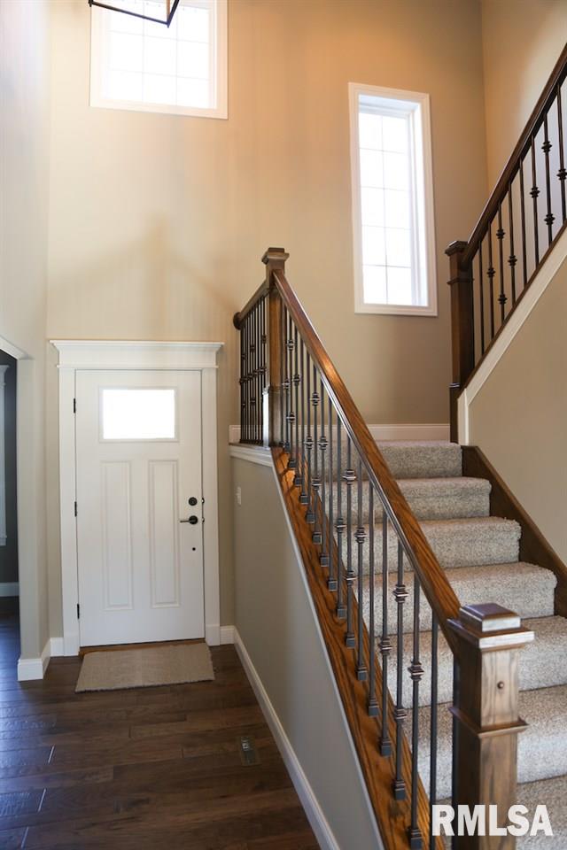 6512 West Callahan Court Edwards, IL 61528 - Photo 2 of 23 Gallery Image 2