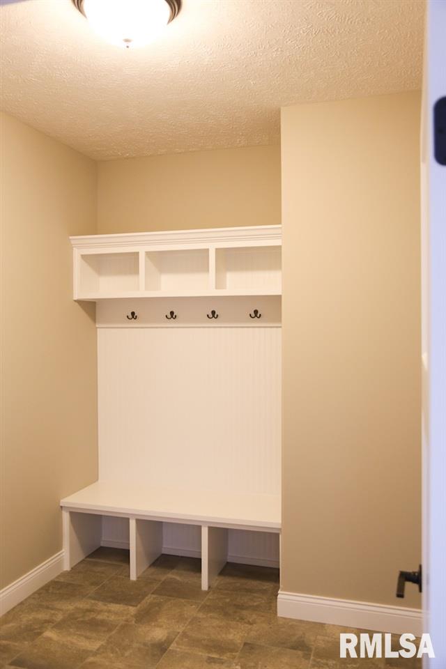 6512 West Callahan Court Edwards, IL 61528 - Photo 6 of 23 Gallery Image 6