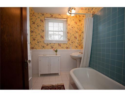 33 Wood Road Cape Elizabeth, ME 04107 - Photo 17 of 25 Bathroom. The Spacious Upstairs Bath...