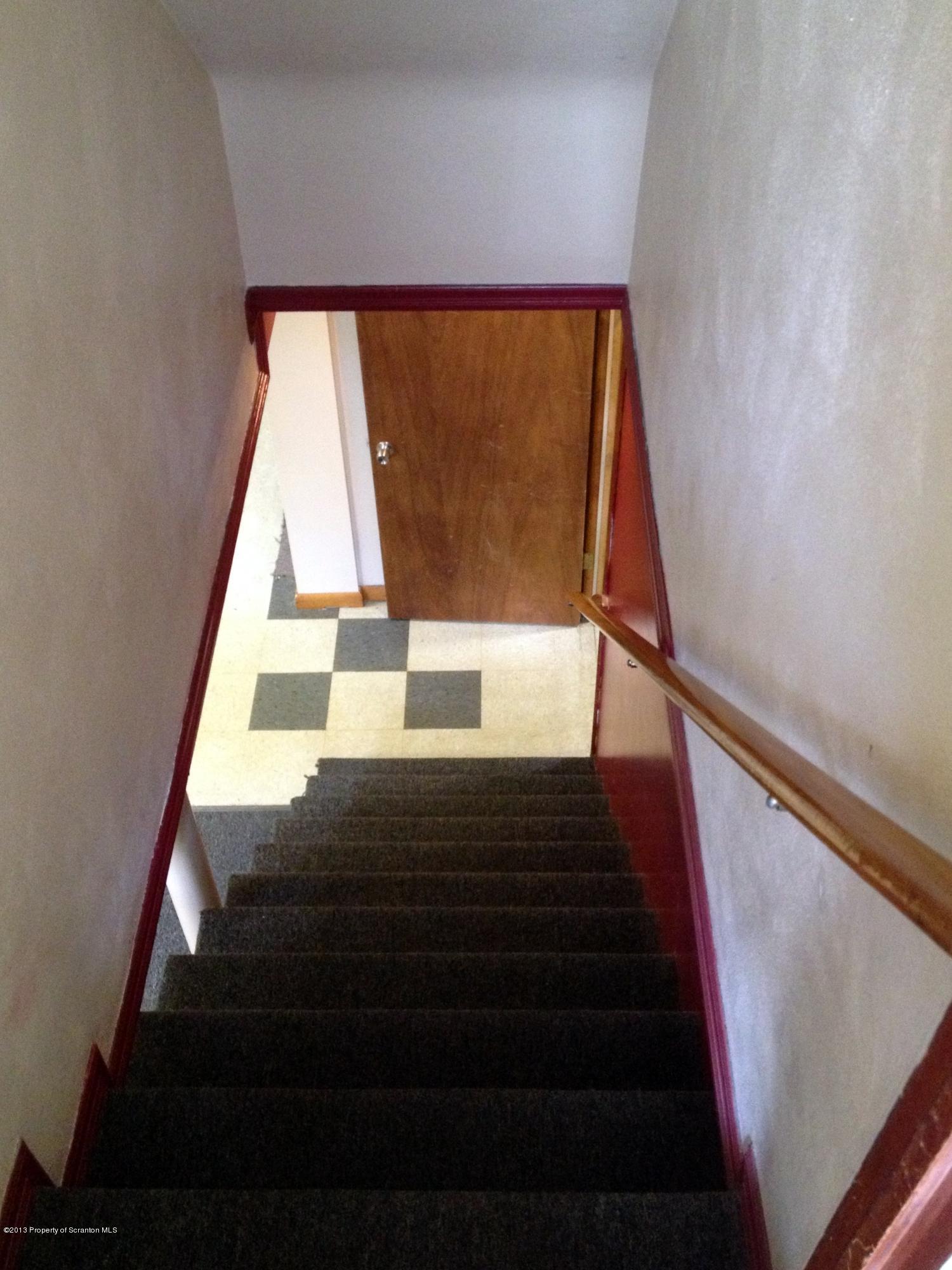 125 Corcoran Street Old Forge, PA 18518 - Photo 27 of 36 a view of entryway