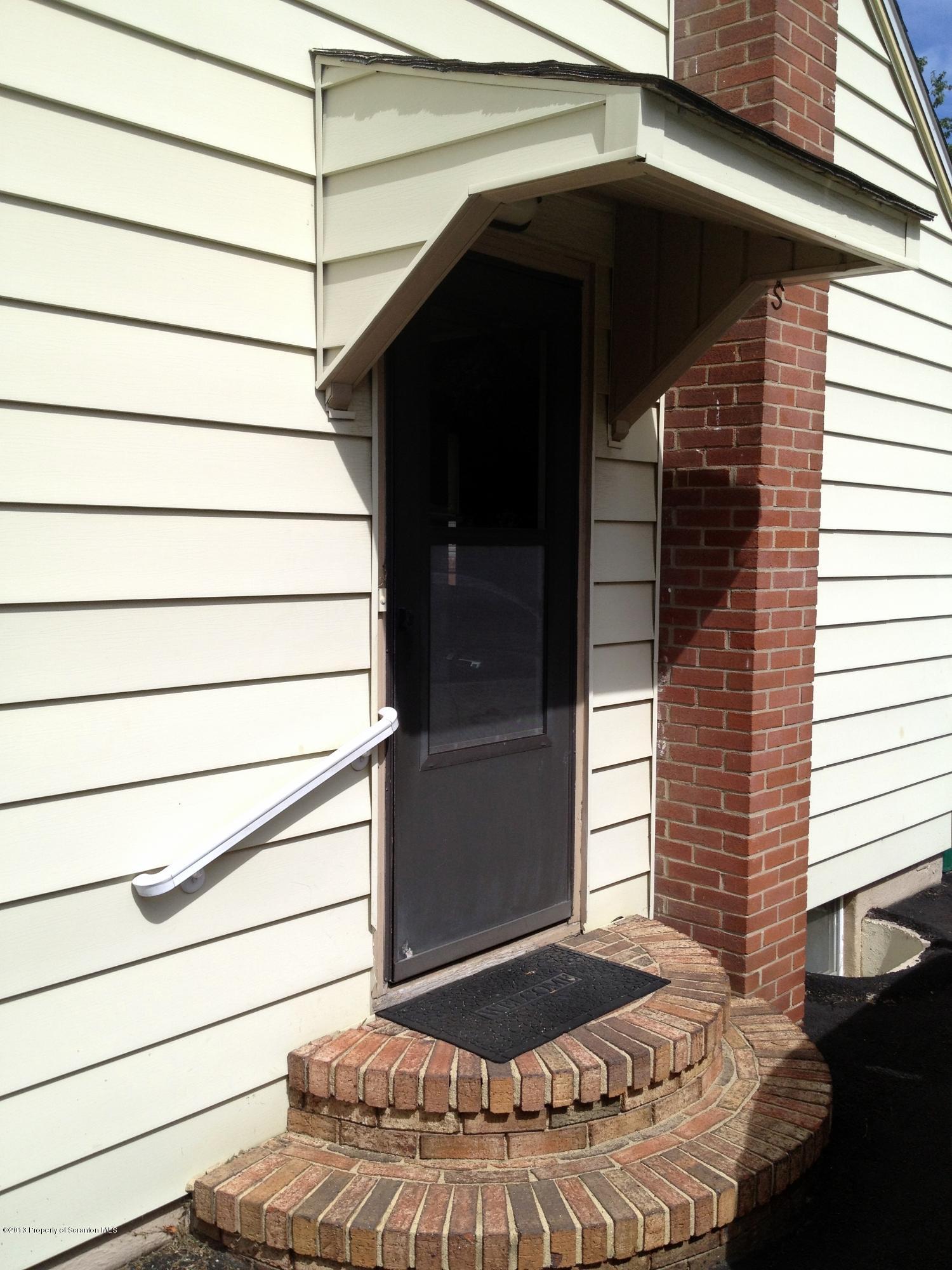 125 Corcoran Street Old Forge, PA 18518 - Photo 4 of 36