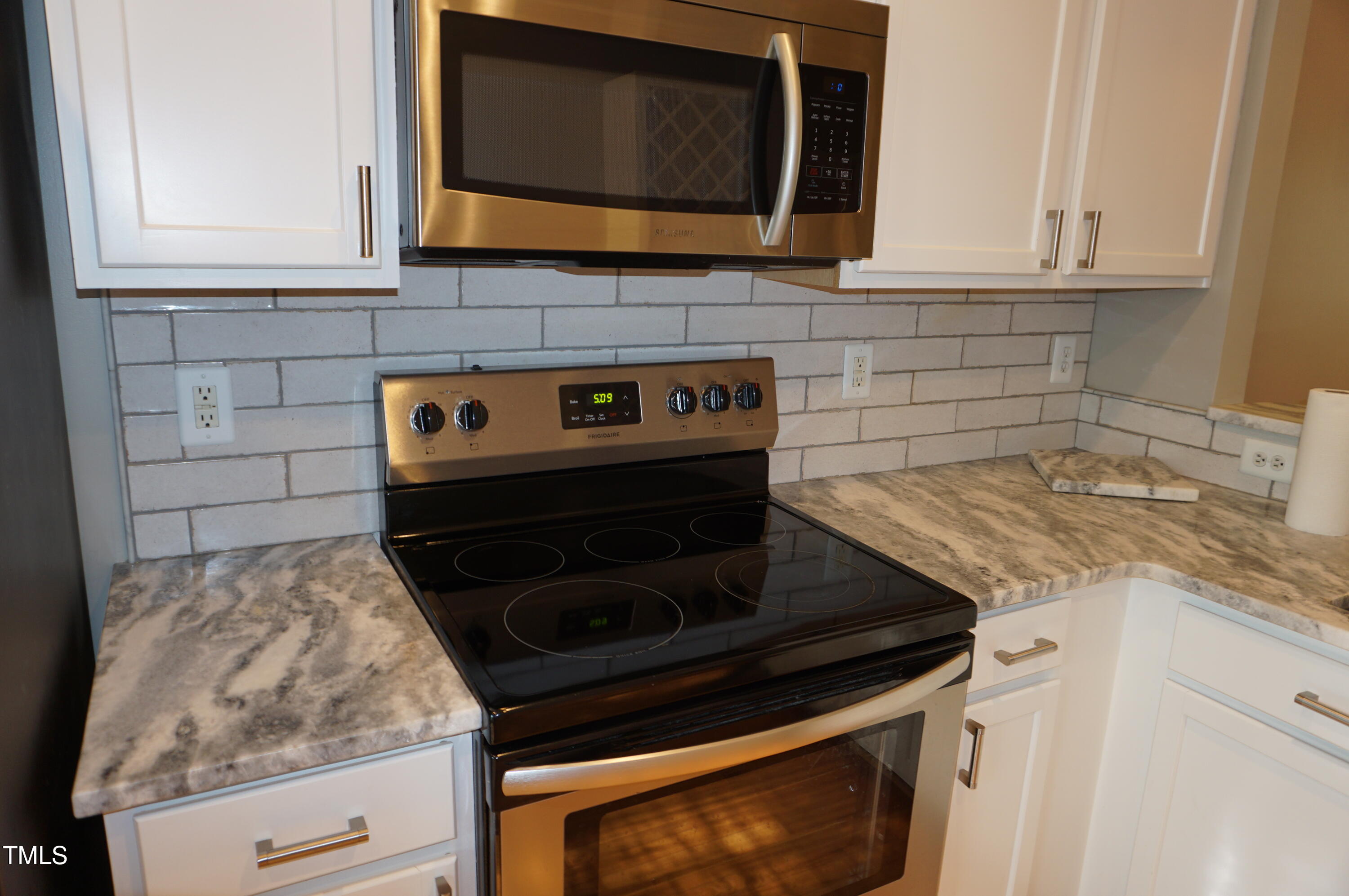 108 West Savannah Ridge Road Holly Springs, NC 27540 - Photo 8 of 47 DSC05723