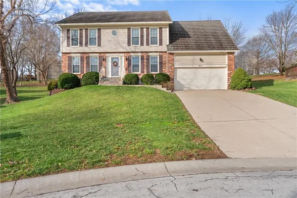 $465,000 | 311 Northeast Wicklow Court, Lee's Summit, MO 64064
