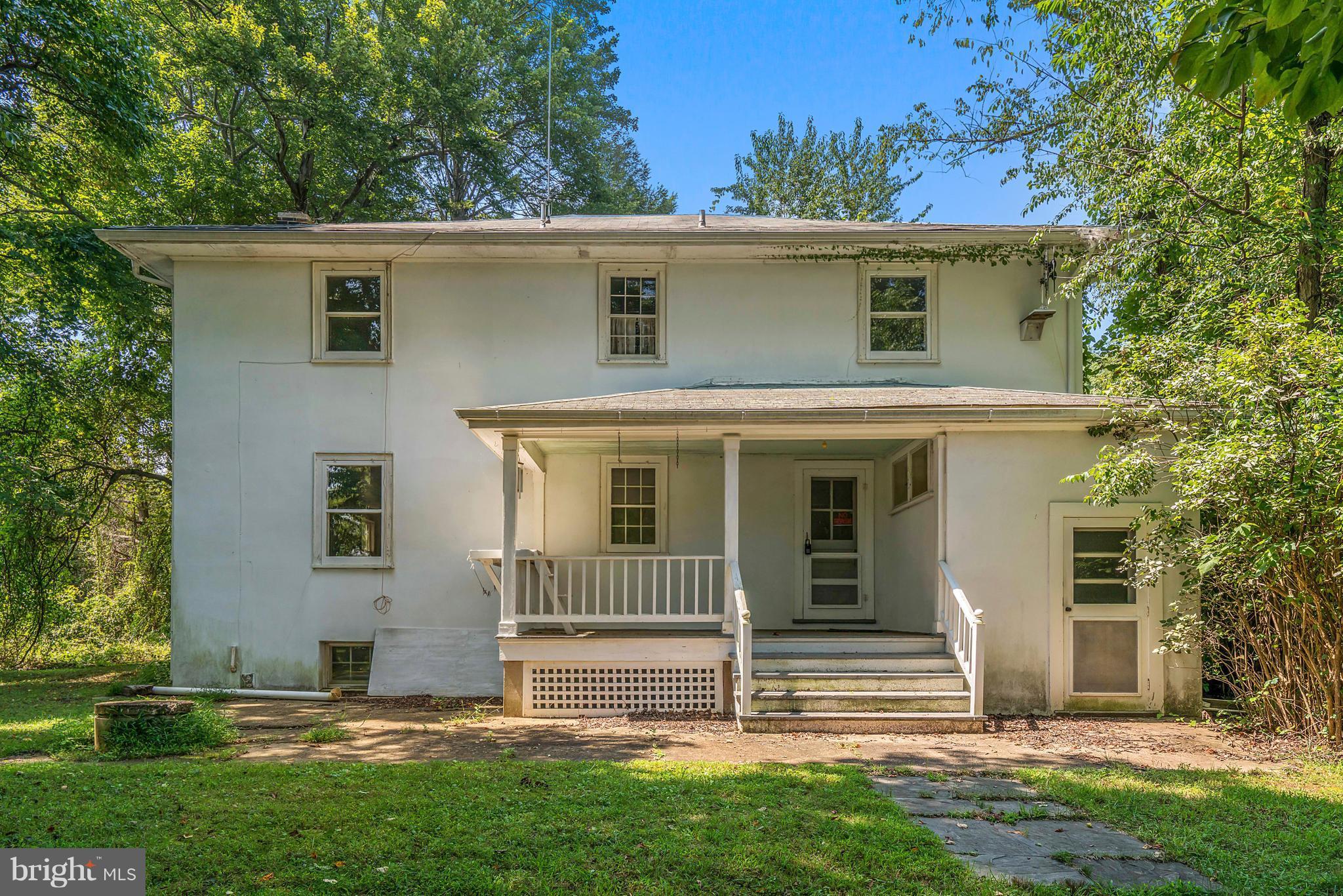 511 Utterback Store Road Great Falls, VA 22066 - Photo 18 of 29 Back entrance