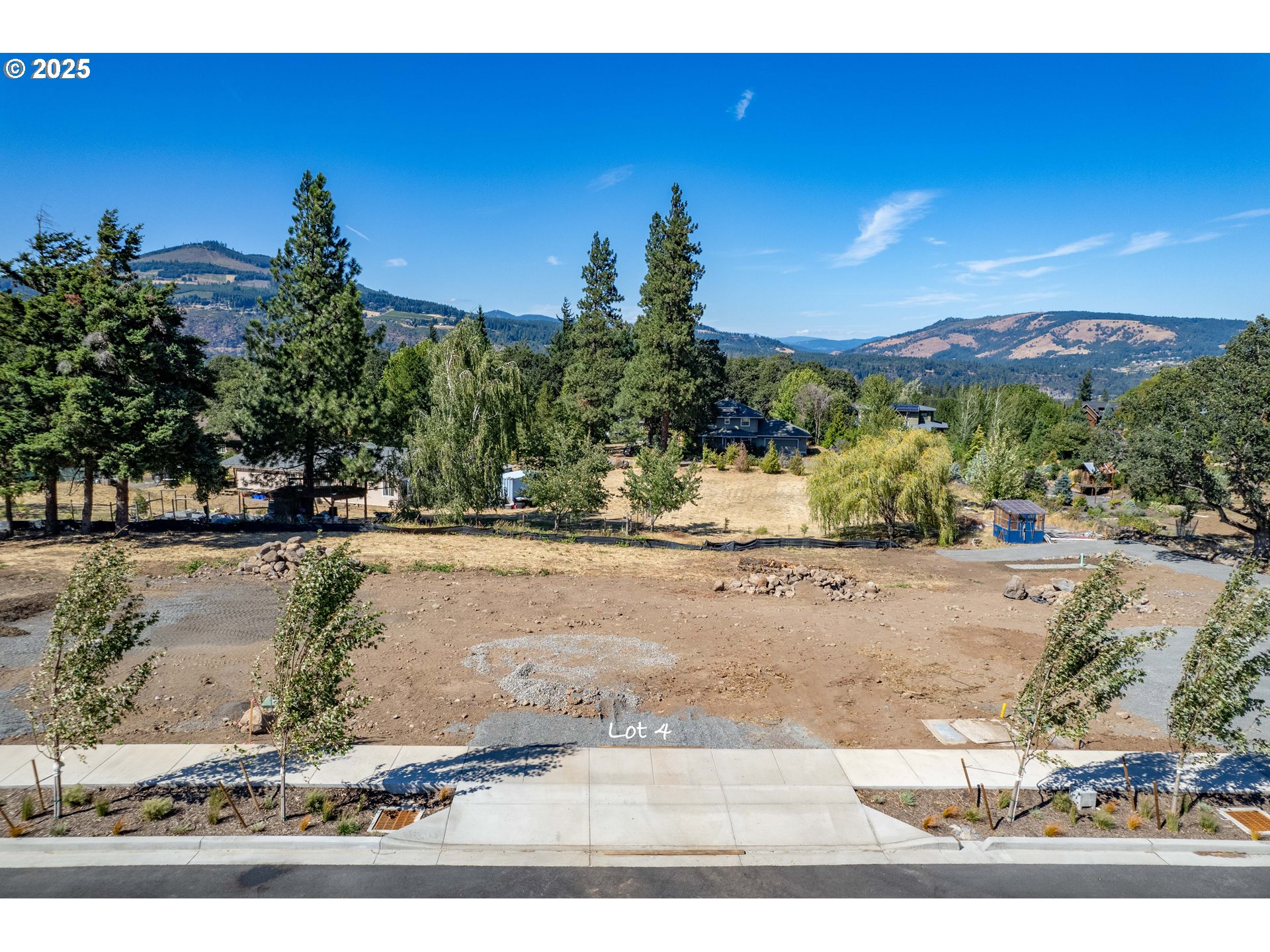 Carr Drive Hood River, OR 97031 - Photo 13 of 17 a view of a yard
