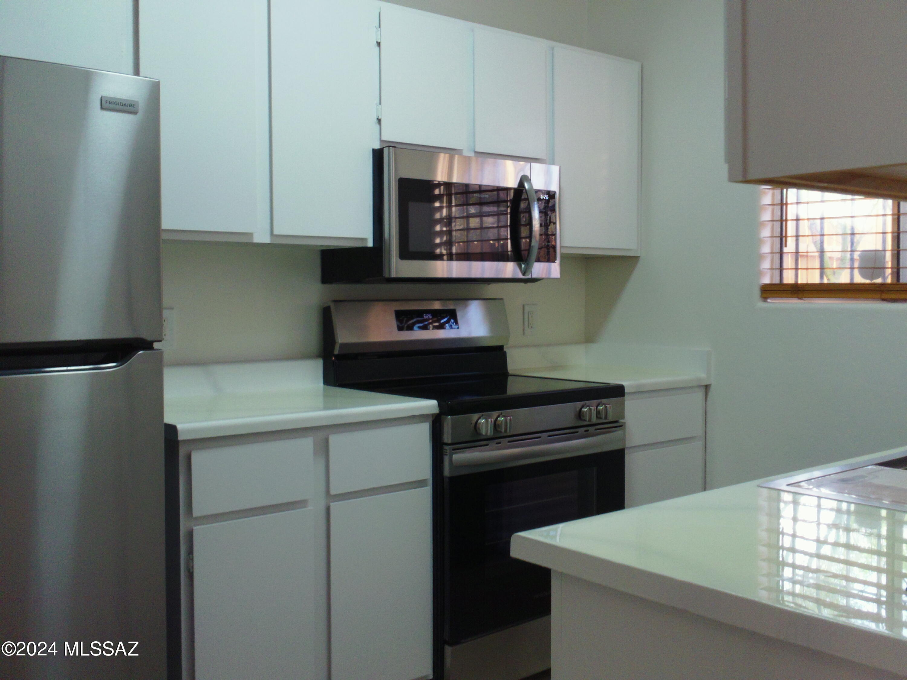 3518 South Mission Road, Unit 4 Tucson, AZ 85713 - Photo 7 of 36