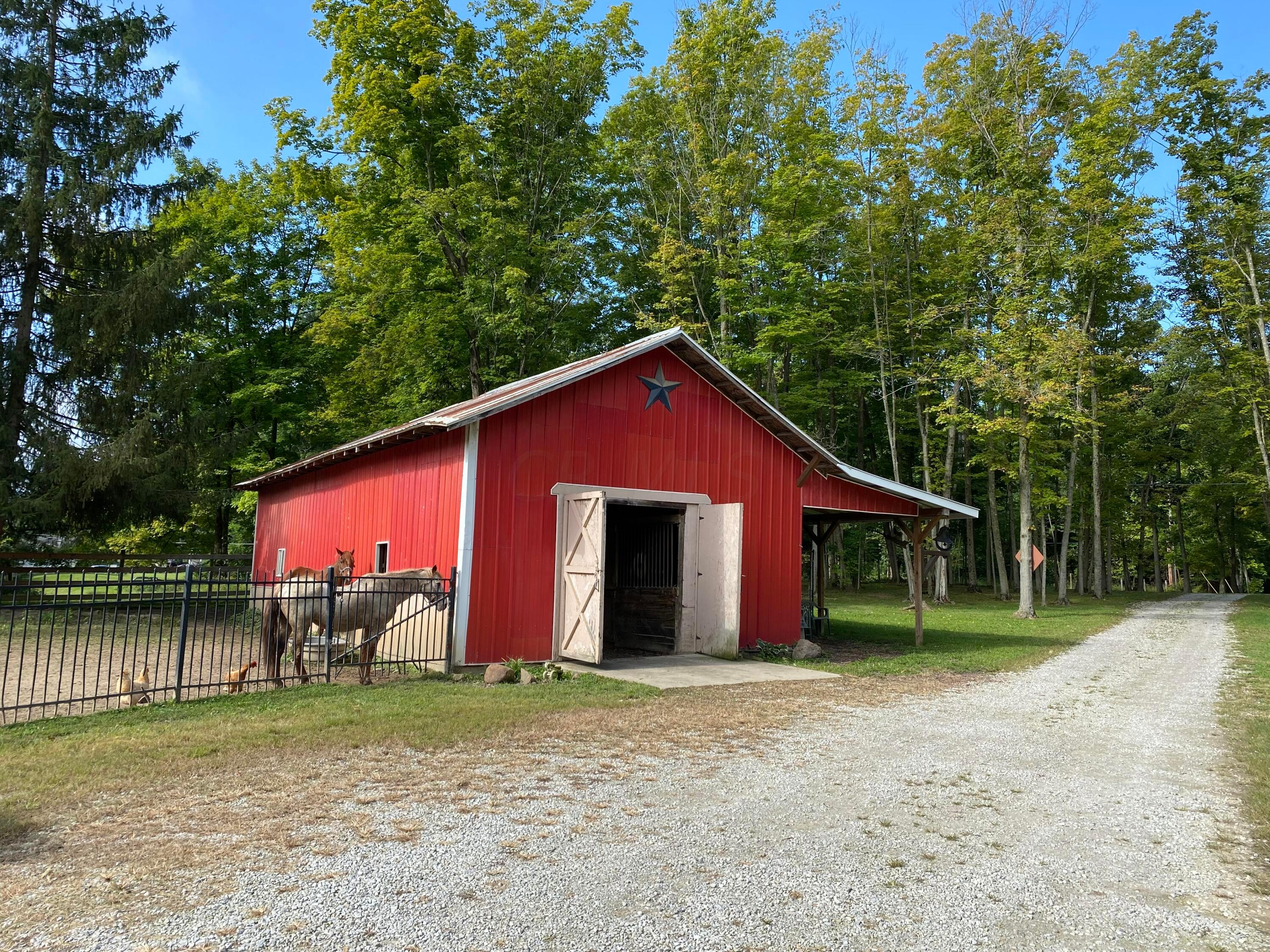 4426 Fremar Road Northeast Lancaster, OH 43130 - Photo 6 of 39 HORSE BARN