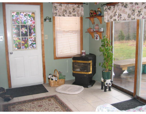 141 Shirley Road Lancaster, MA 01523 - Photo 4 of 14