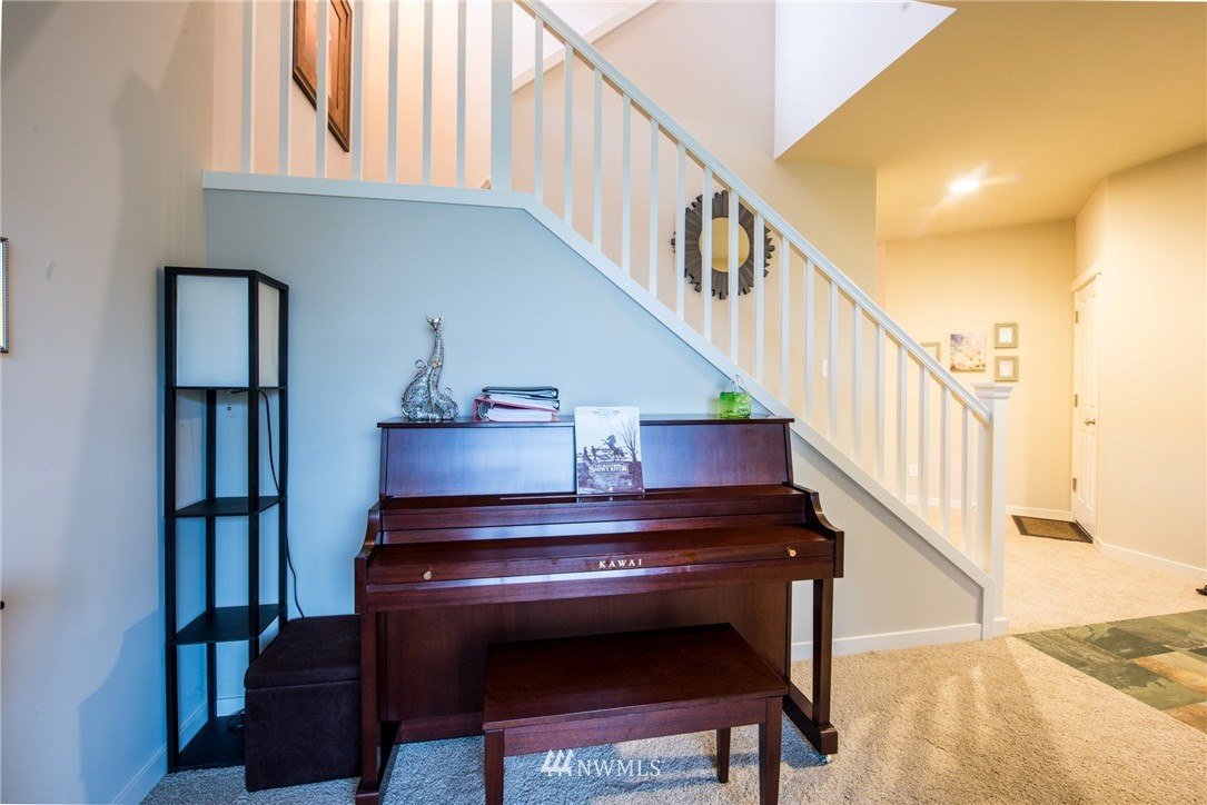 234 Field Avenue Northeast Renton, WA 98059 - Photo 11 of 25 Gallery Image 11