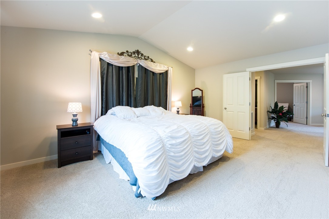 234 Field Avenue Northeast Renton, WA 98059 - Photo 13 of 25 Gallery Image 13