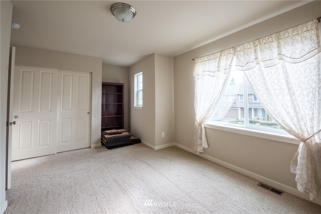 234 Field Avenue Northeast Renton, WA 98059 - Photo 17 of 25 Gallery Image 17