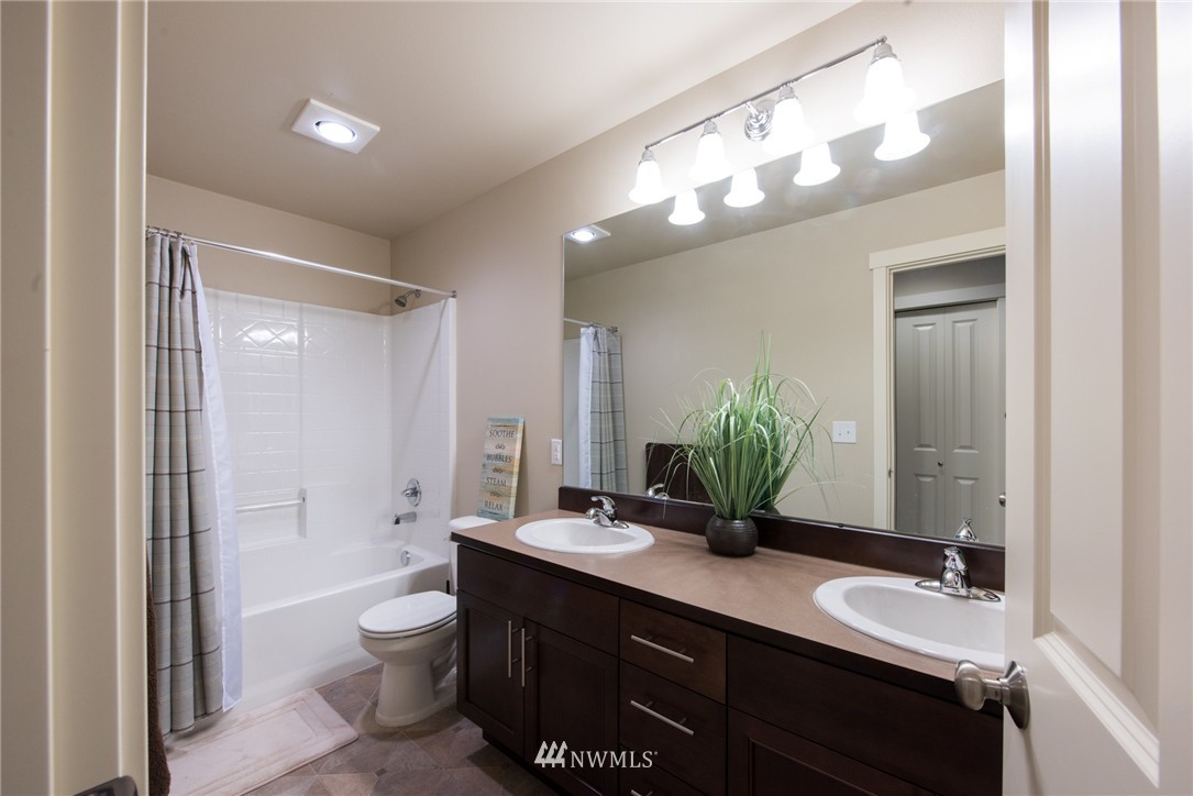 234 Field Avenue Northeast Renton, WA 98059 - Photo 18 of 25 Gallery Image 18