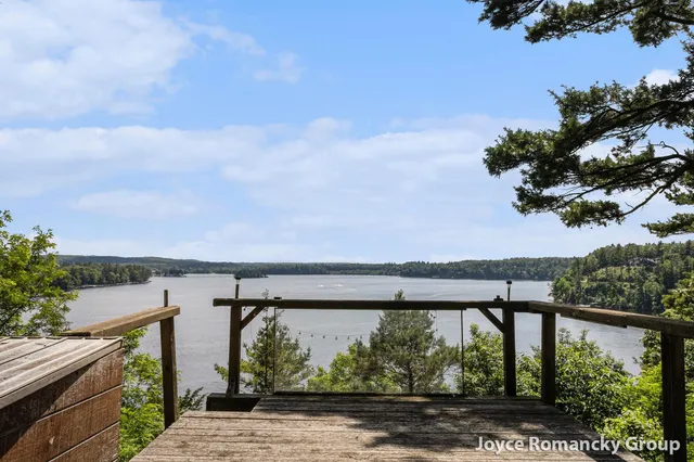 $199,000 | 5752 East 52nd Street, Newaygo, MI 49337