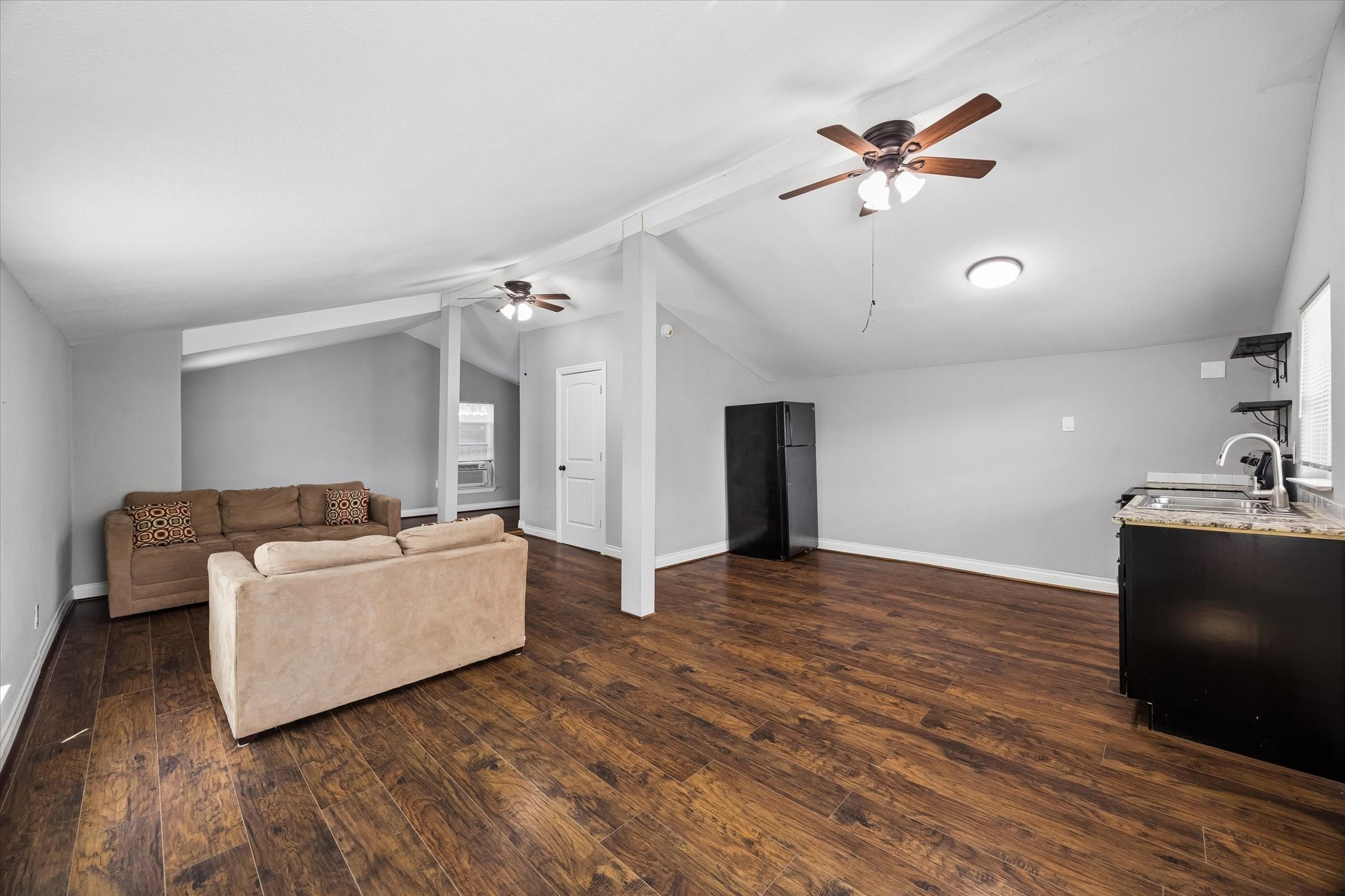 5105 Chapman Street Houston, TX 77009 - Photo 39 of 49 Casita/Garage Apt: 604 SqFt - Ton's of space!