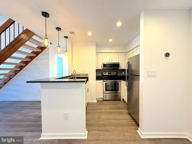 $2,500 | 6939 Mary Caroline Circle, Unit I, Alexandria, VA 22310