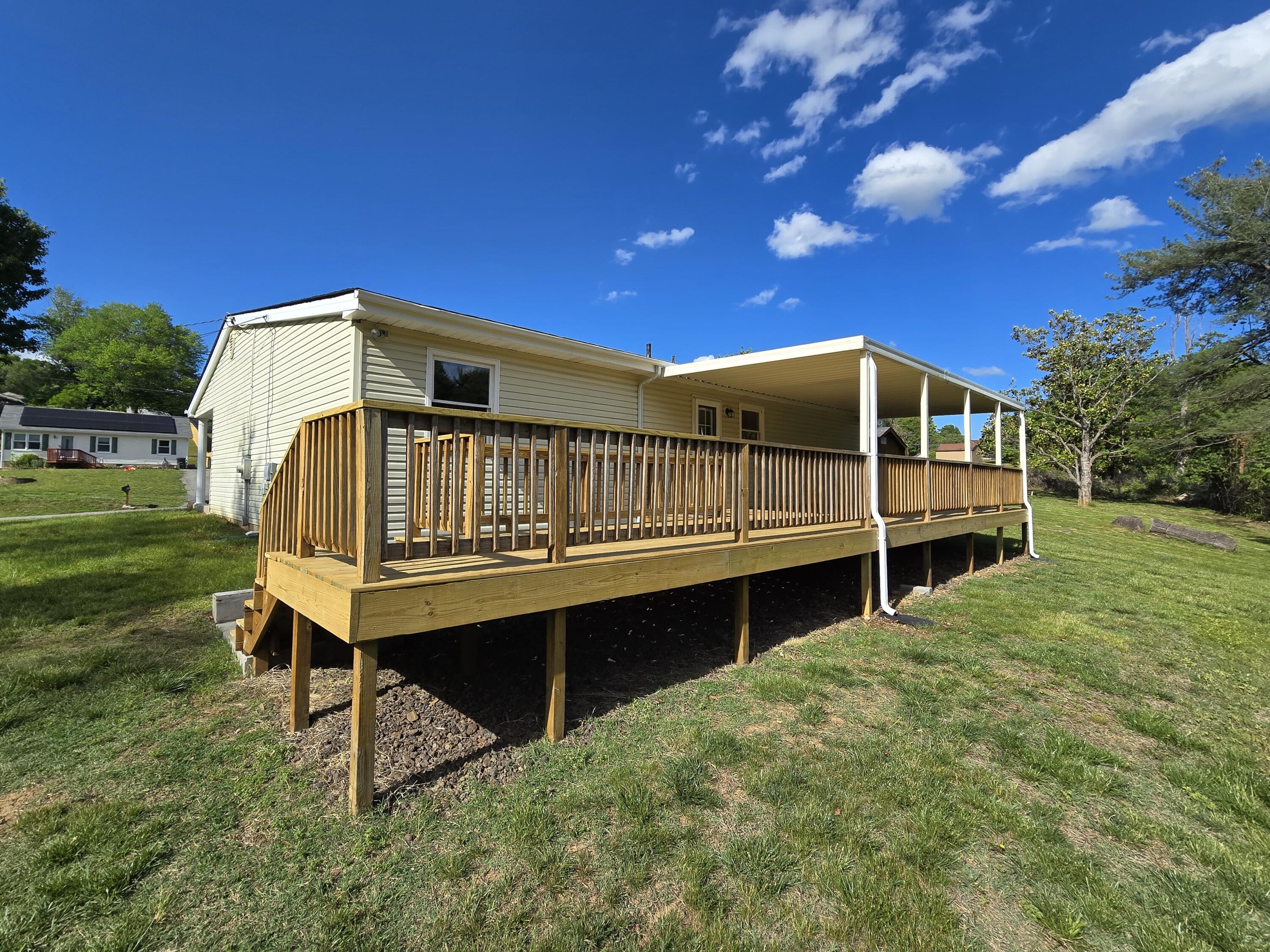 411 Raleigh Avenue Vinton, VA 24179 - Photo 25 of 27 Rear1