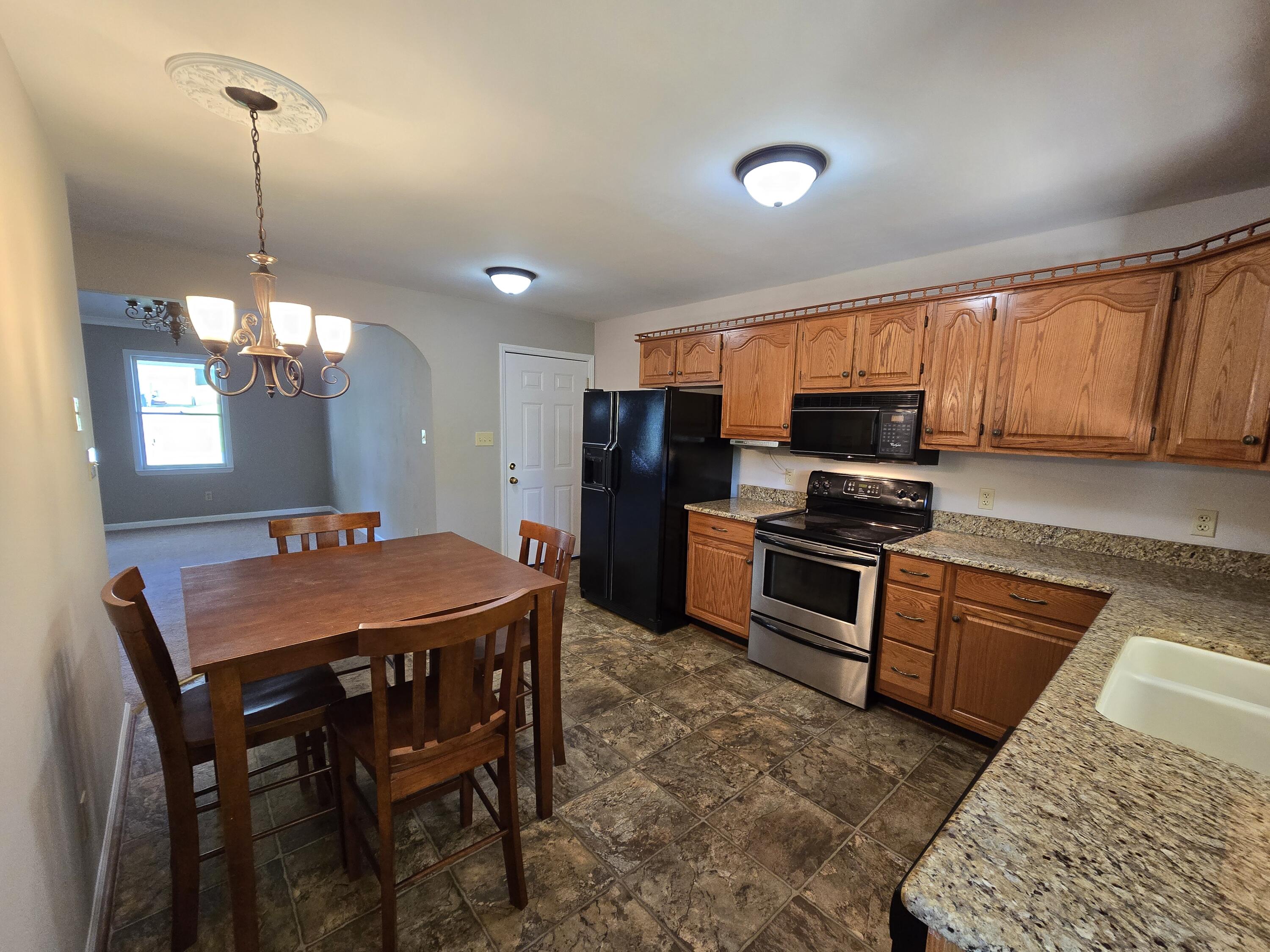 411 Raleigh Avenue Vinton, VA 24179 - Photo 3 of 27 Kitchen2