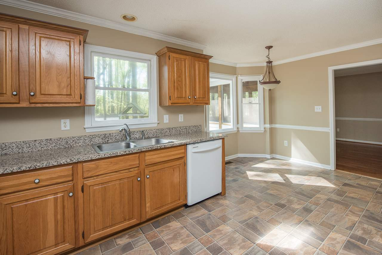 2029 Stoneglen Lane Raleigh, NC 27603 - Photo 6 of 16 Kitchen