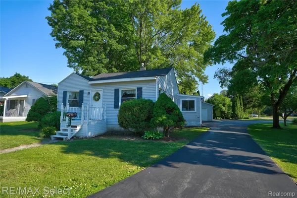 $164,900 | 406 East Vienna Street, Clio, MI 48420