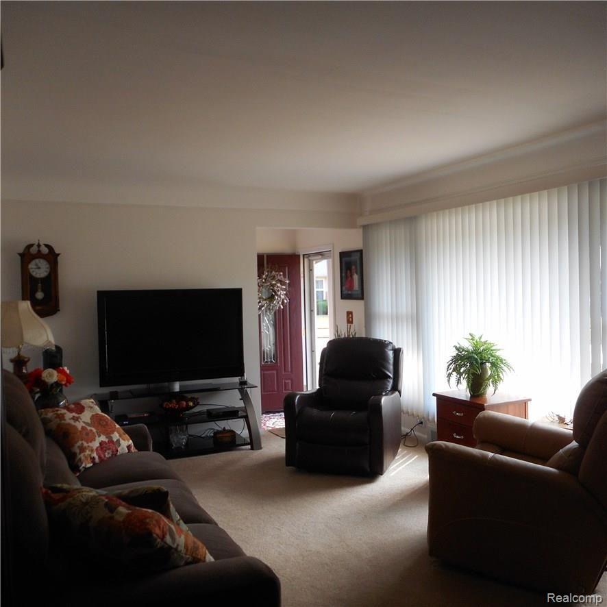 36790 Greenbush Road Wayne, MI 48184 - Photo 10 of 56 DSCN9931.JPG