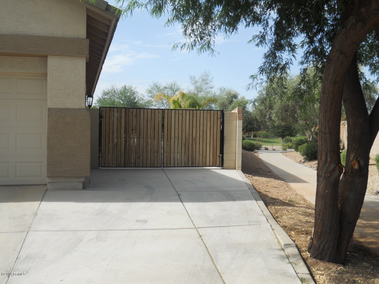 3847 East Cody Avenue Gilbert, AZ 85234 - Photo 7 of 26 Pathway to Park