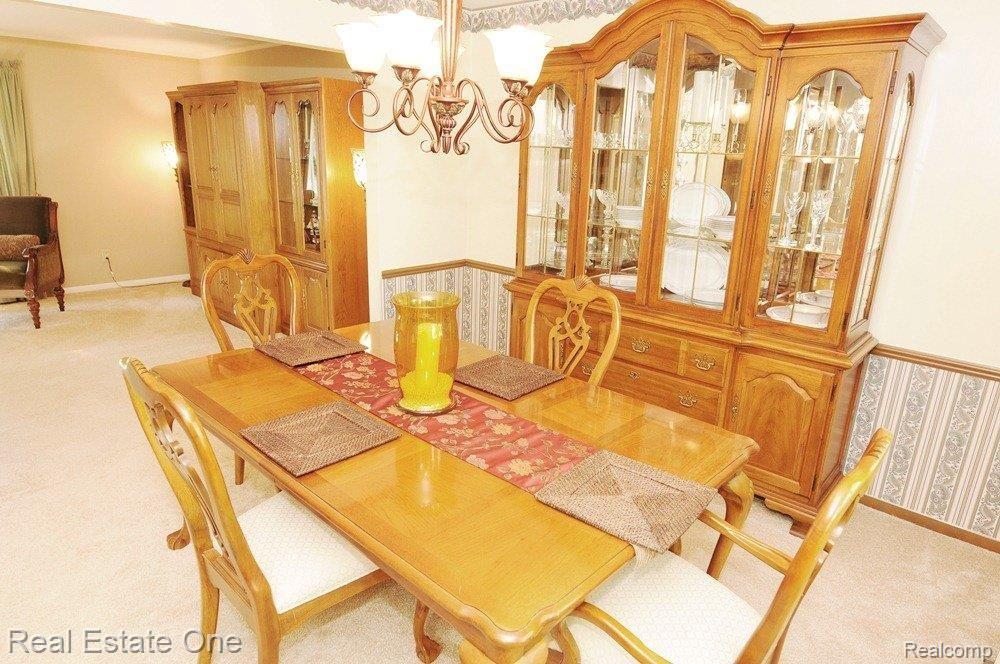 25390 Wykeshire Road Farmington, MI 48336 - Photo 7 of 16 Dining Room