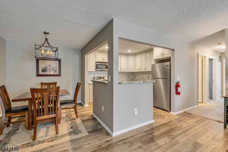 430 Poets Way Mahwah, NJ 07430 - Photo 10 of 25