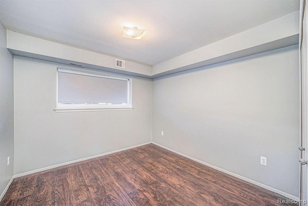 1683 Riverside Drive Rochester, MI 48309 - Photo 16 of 23