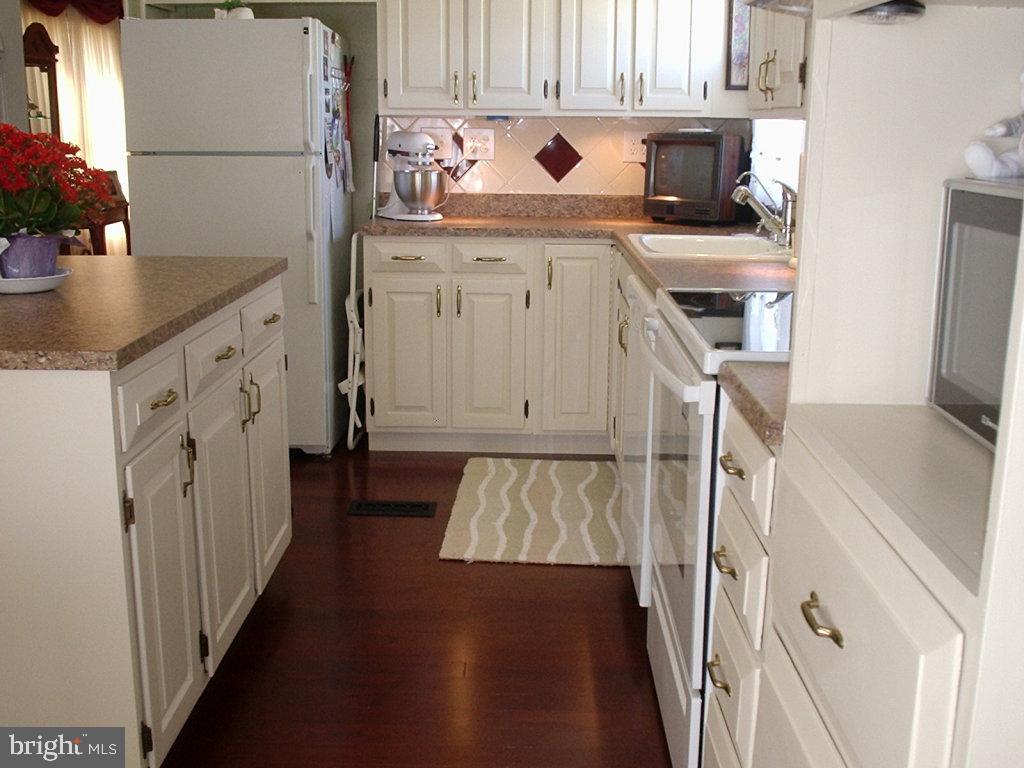 41 Penn Valley Village Lititz, PA 17543 - Photo 4 of 36