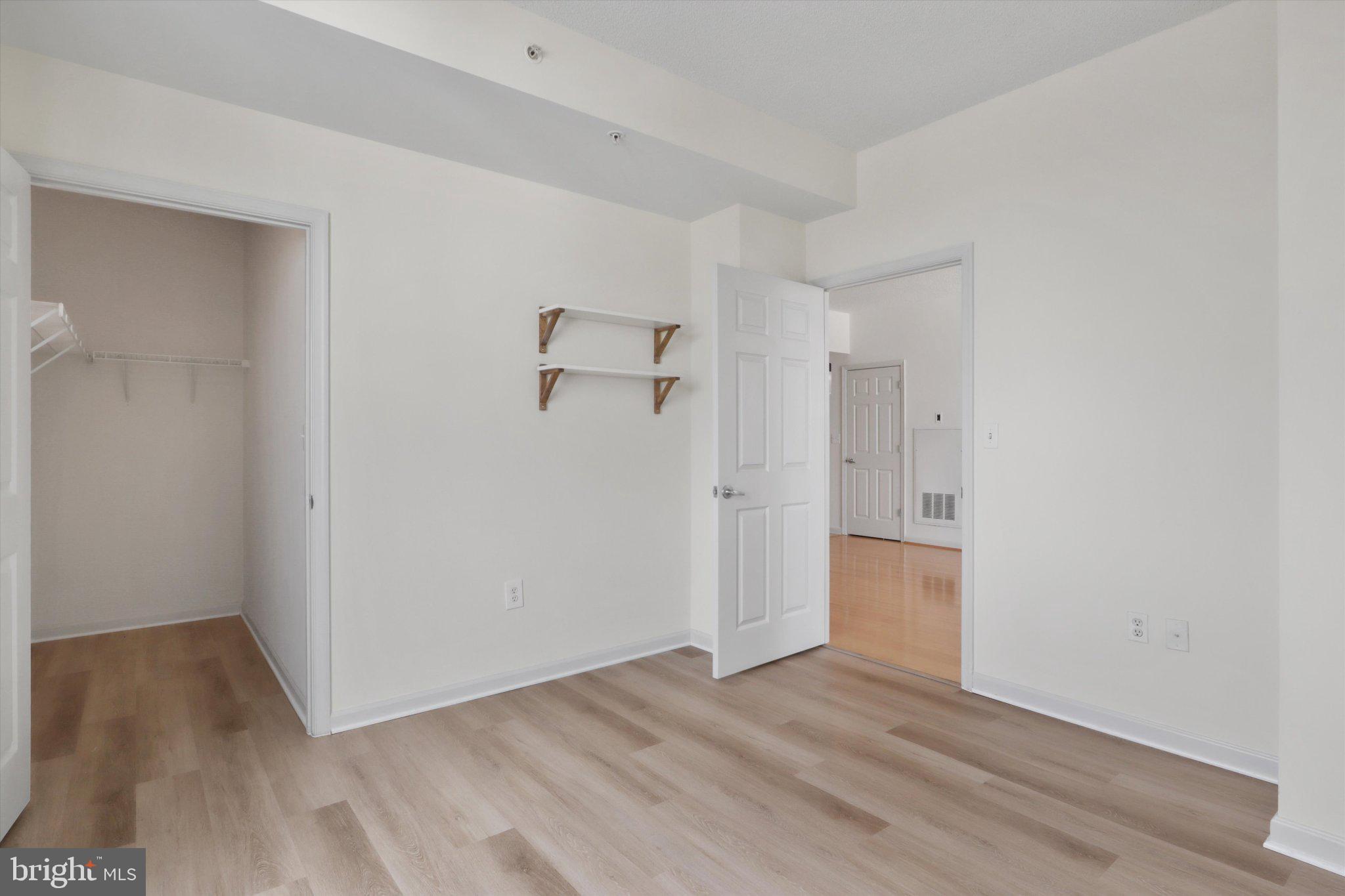 2726 Gallows Road, Unit 1506 Vienna, VA 22180 - Photo 18 of 35 Bright and airy room with potential.