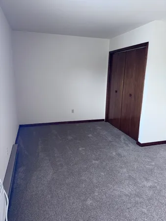 $950 | 207 West Hydraulic Avenue, Unit 2, Yorkville, IL 60560