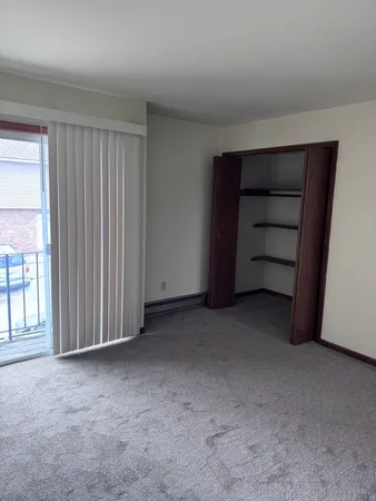 $950 | 207 West Hydraulic Avenue, Unit 2, Yorkville, IL 60560