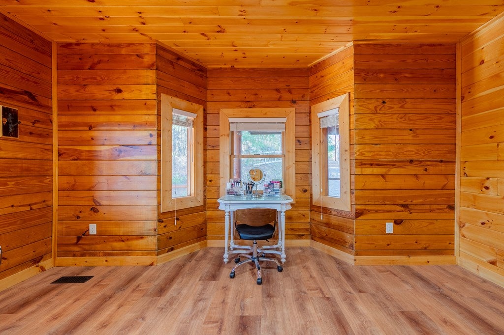 248 Falcon Ridge Road Fries, VA 24330 - Photo 29 of 99 Gallery Image 29