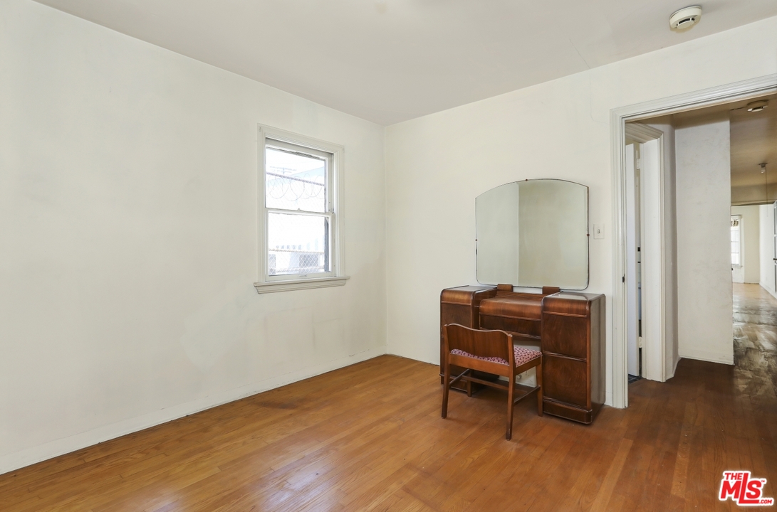 4053 Verdugo Road Los Angeles, CA 90065 - Photo 12 of 45 a room with a workspace