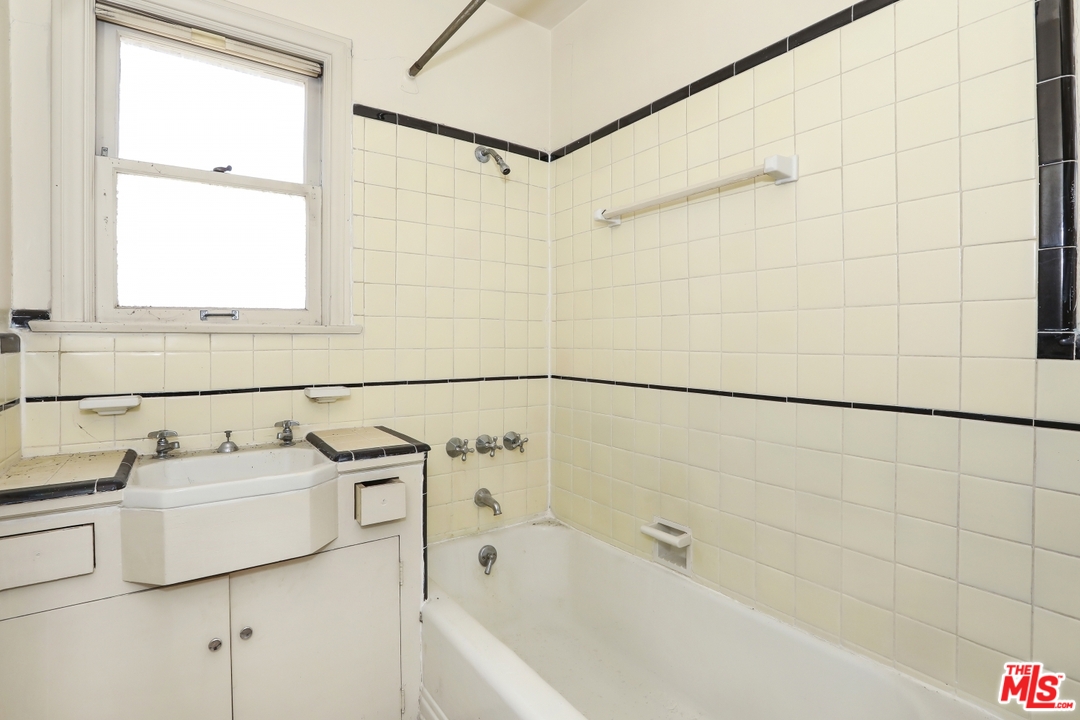 4053 Verdugo Road Los Angeles, CA 90065 - Photo 13 of 45